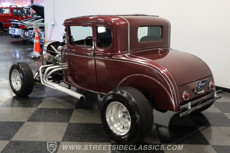 Ford-5-window-1931-Burgundy-Maroon-Black-19