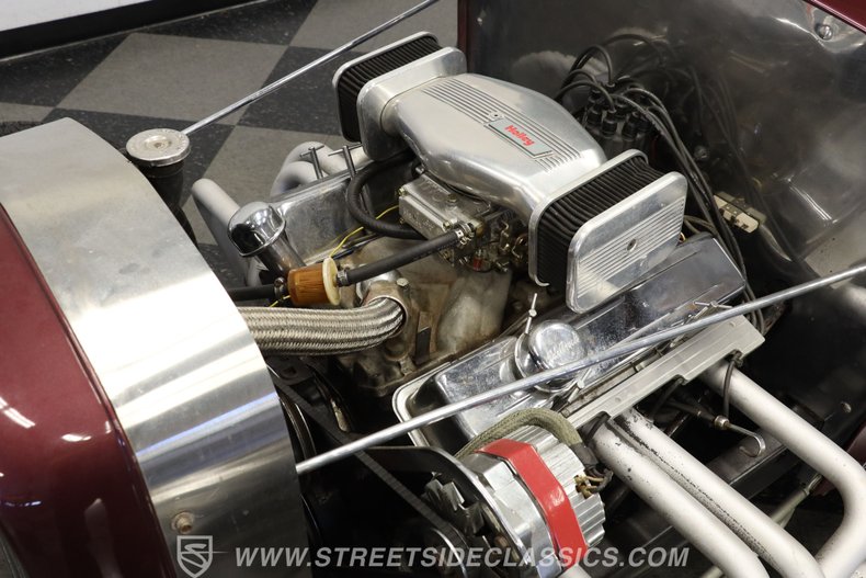 Ford-5-window-1931-Burgundy-Maroon-Black-2