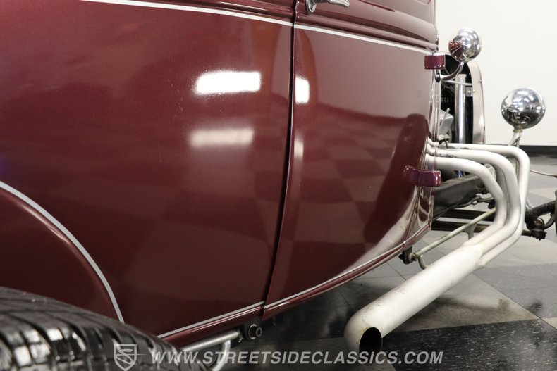 Ford-5-window-1931-Burgundy-Maroon-Black-20