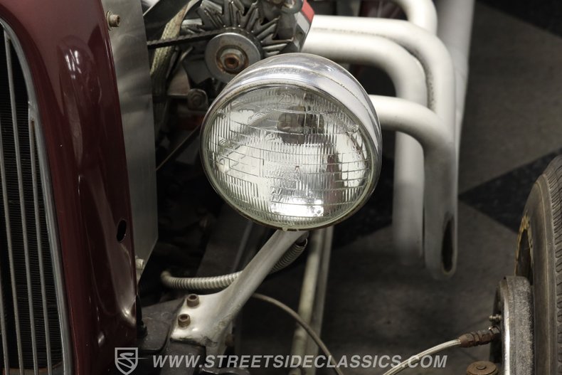 Ford-5-window-1931-Burgundy-Maroon-Black-21