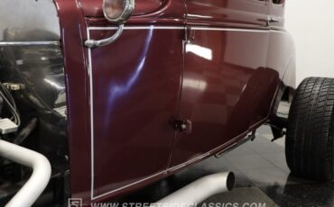 Ford-5-window-1931-Burgundy-Maroon-Black-23