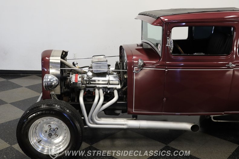 Ford-5-window-1931-Burgundy-Maroon-Black-24