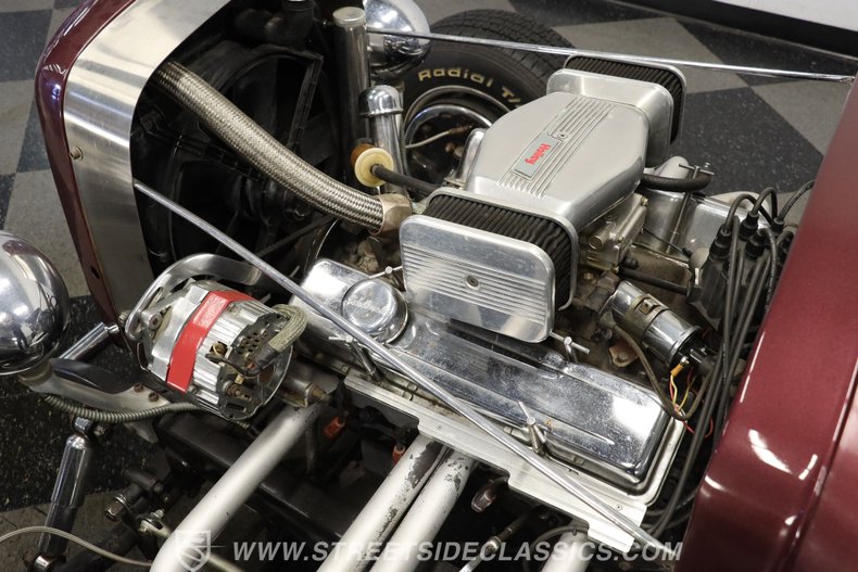 Ford-5-window-1931-Burgundy-Maroon-Black-30