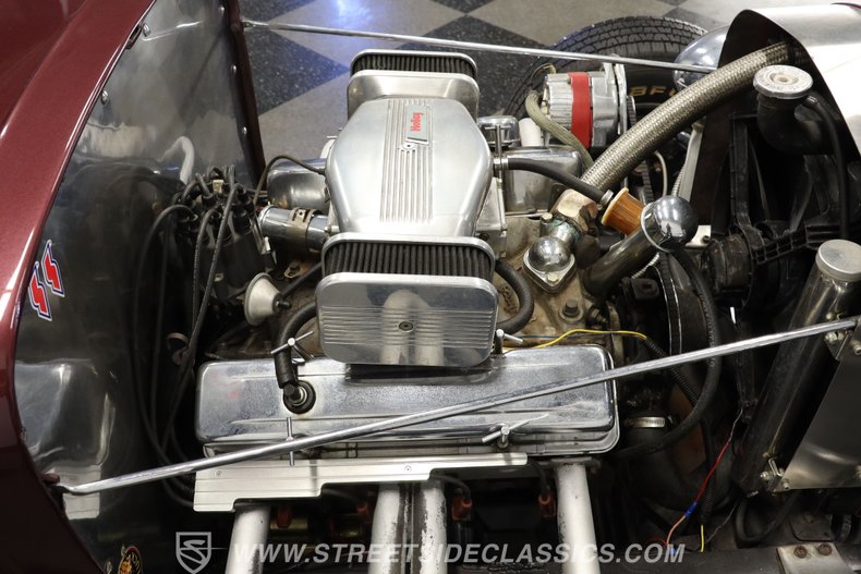 Ford-5-window-1931-Burgundy-Maroon-Black-31