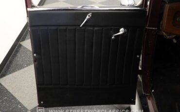 Ford-5-window-1931-Burgundy-Maroon-Black-33
