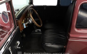 Ford-5-window-1931-Burgundy-Maroon-Black-34