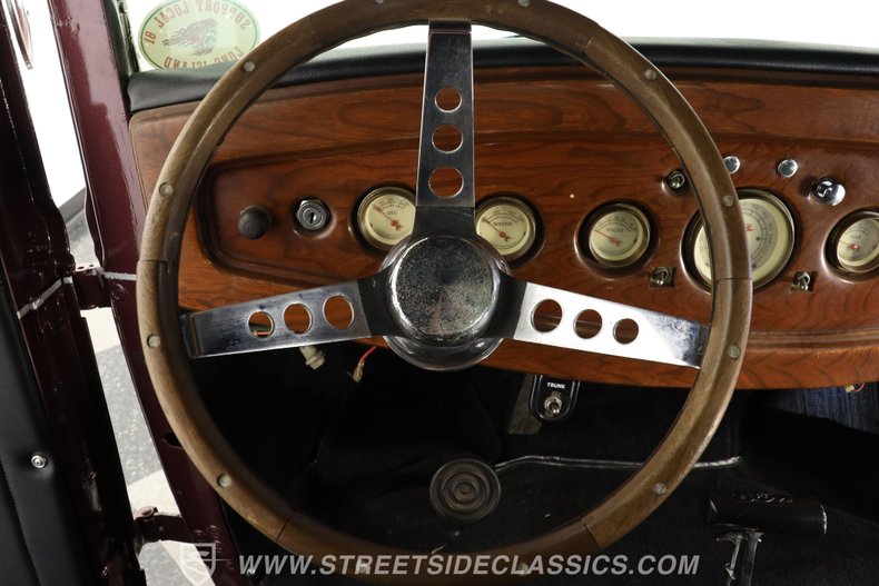 Ford-5-window-1931-Burgundy-Maroon-Black-35