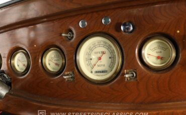 Ford-5-window-1931-Burgundy-Maroon-Black-36