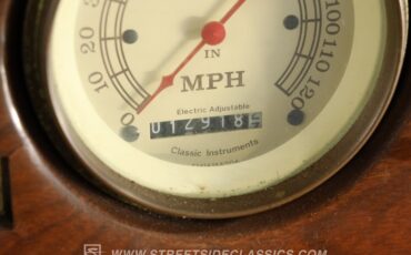 Ford-5-window-1931-Burgundy-Maroon-Black-37