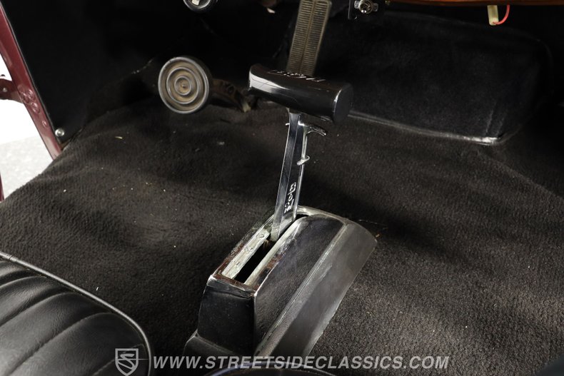 Ford-5-window-1931-Burgundy-Maroon-Black-39