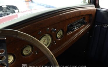 Ford-5-window-1931-Burgundy-Maroon-Black-40