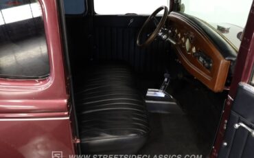 Ford-5-window-1931-Burgundy-Maroon-Black-43