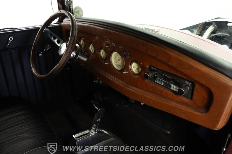 Ford-5-window-1931-Burgundy-Maroon-Black-44