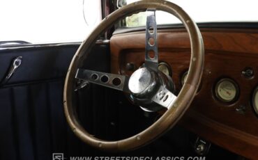 Ford-5-window-1931-Burgundy-Maroon-Black-45