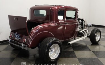 Ford-5-window-1931-Burgundy-Maroon-Black-49