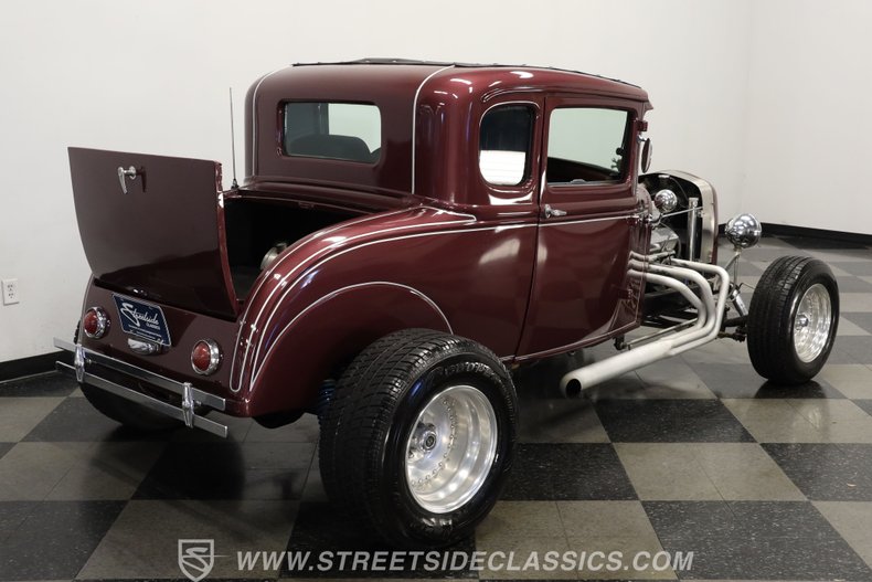 Ford-5-window-1931-Burgundy-Maroon-Black-49