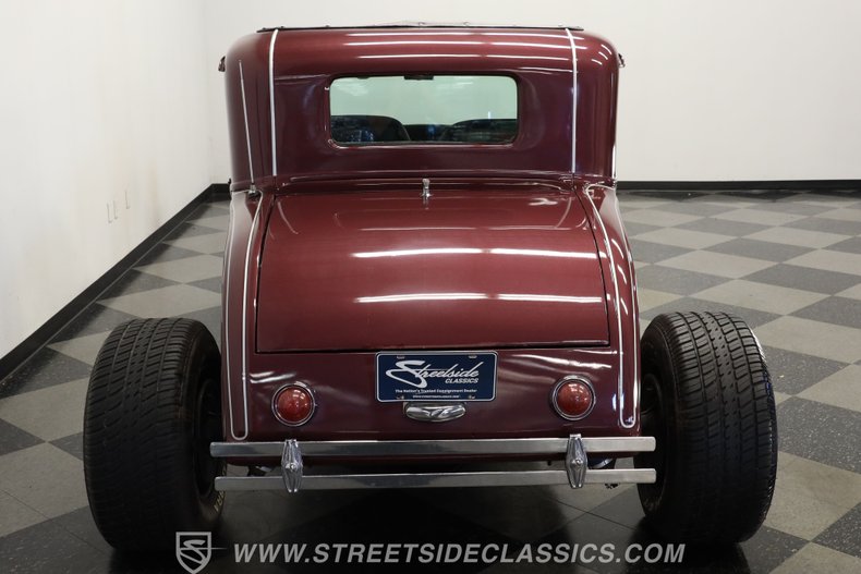 Ford-5-window-1931-Burgundy-Maroon-Black-6