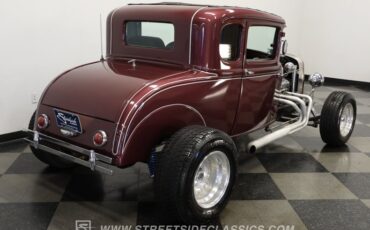 Ford-5-window-1931-Burgundy-Maroon-Black-8