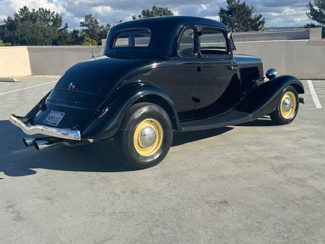 Ford-5-window-coupe-1934-3