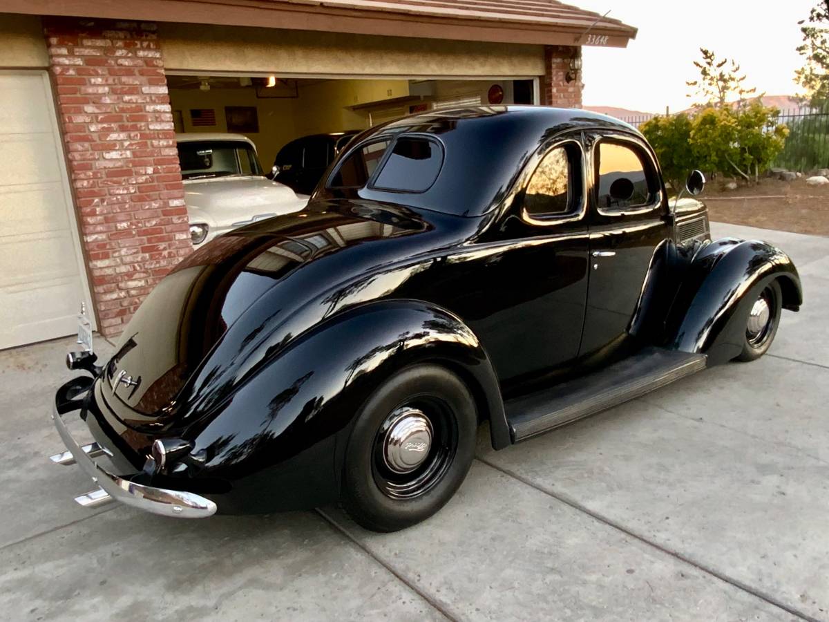 Ford-5-window-coupe-1937-black-3