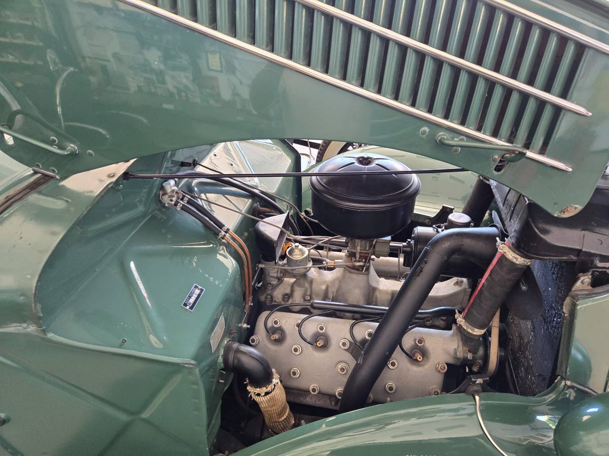 Ford-68-deluxe-coupe-1936-green-9