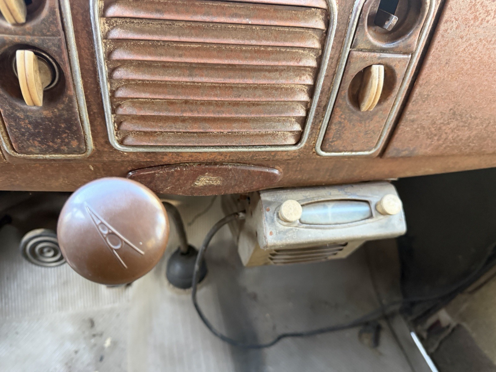 Ford-81a-Standard-1938-Coupe-14