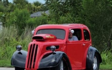 Ford-Anglia-1949-Coupe-1