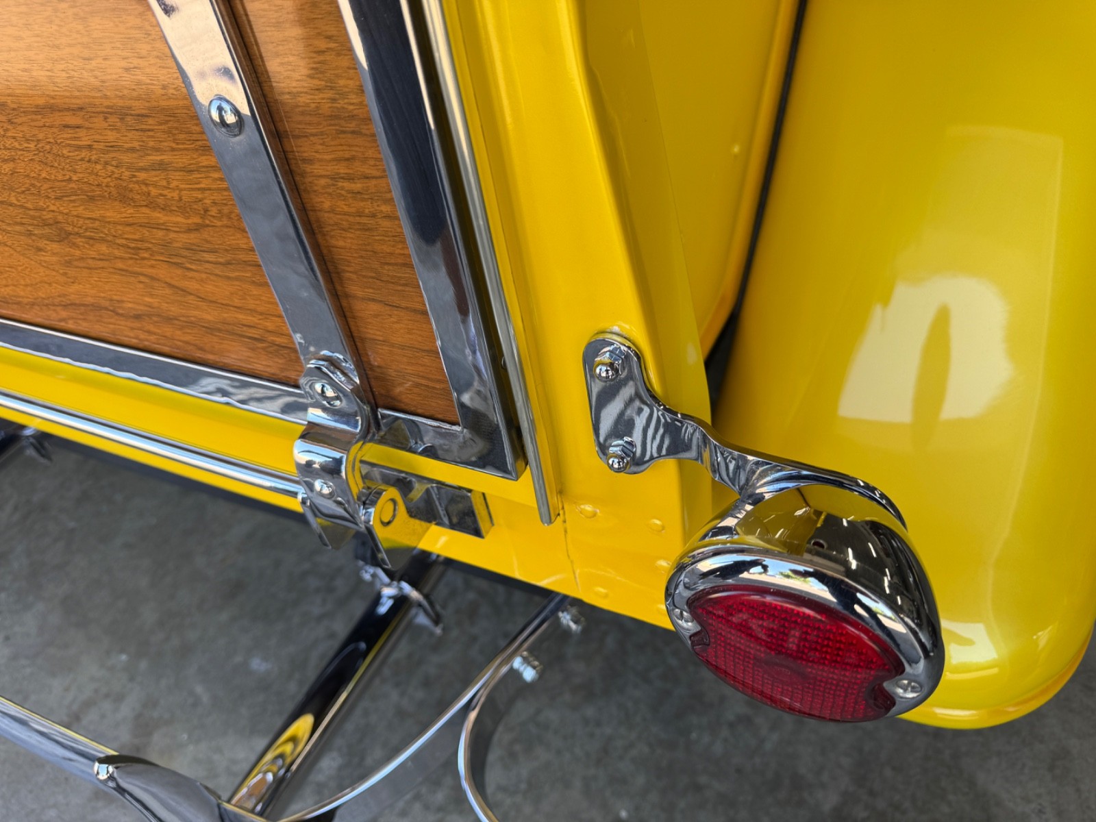 Ford-Award-Winning-Show-Pickup-Truck-Model-7377-1937-Pickup-14