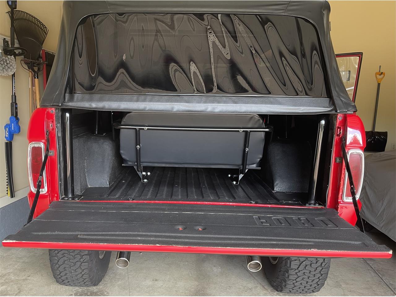 Ford-Bronco-1966-Ford-Red-Black-1