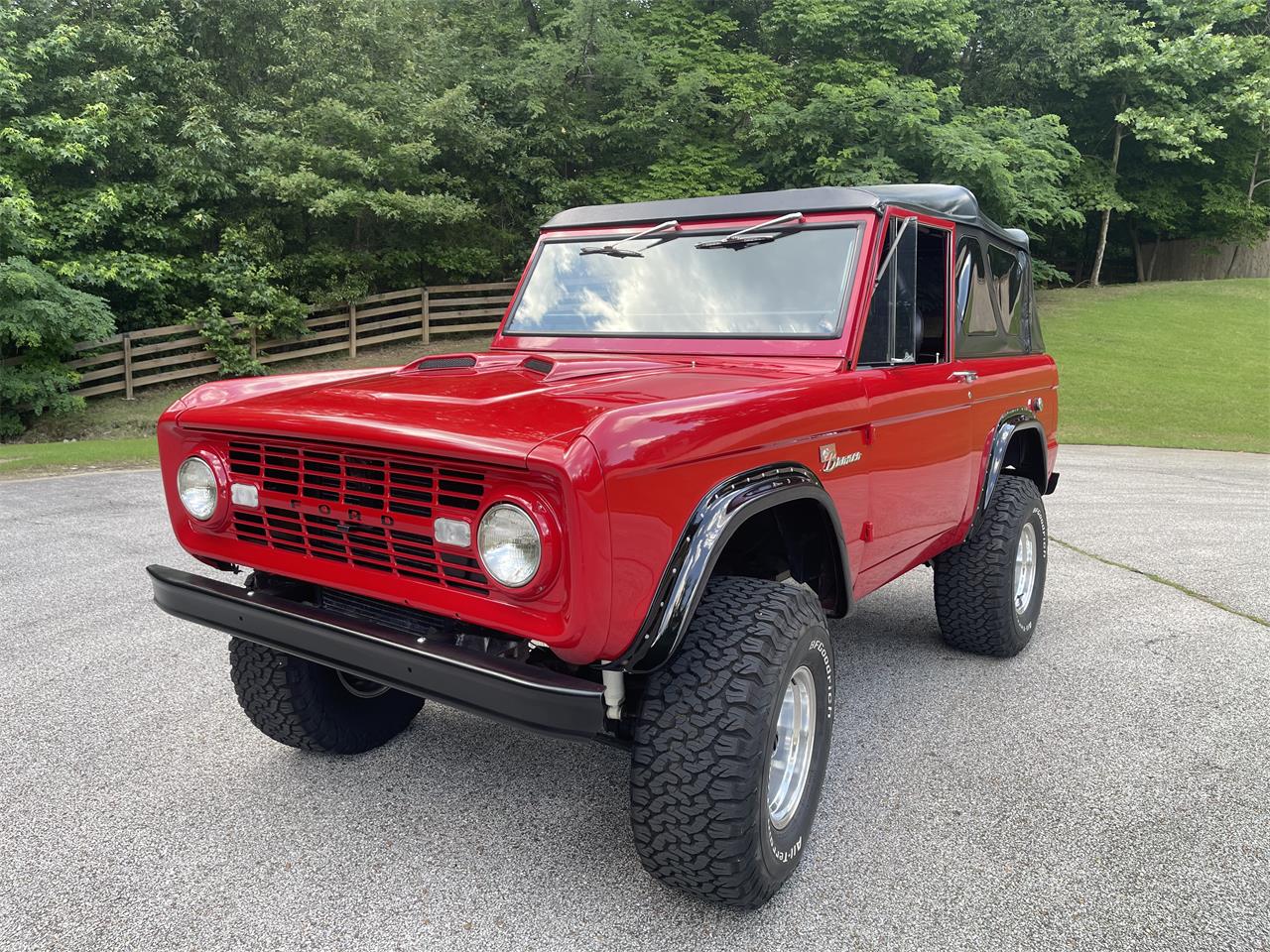 Ford-Bronco-1966-Ford-Red-Black-20
