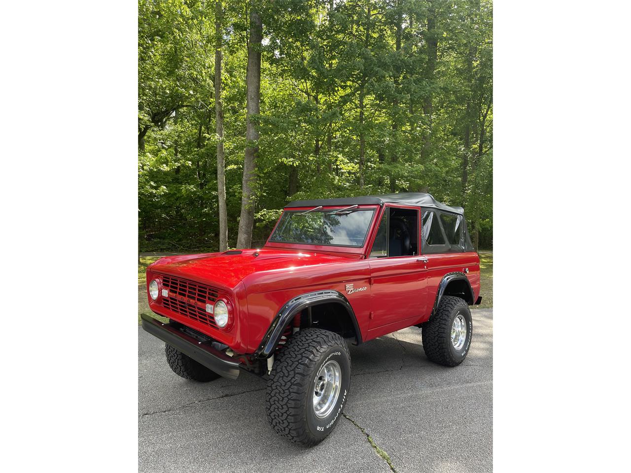 Ford-Bronco-1966-Ford-Red-Black-25