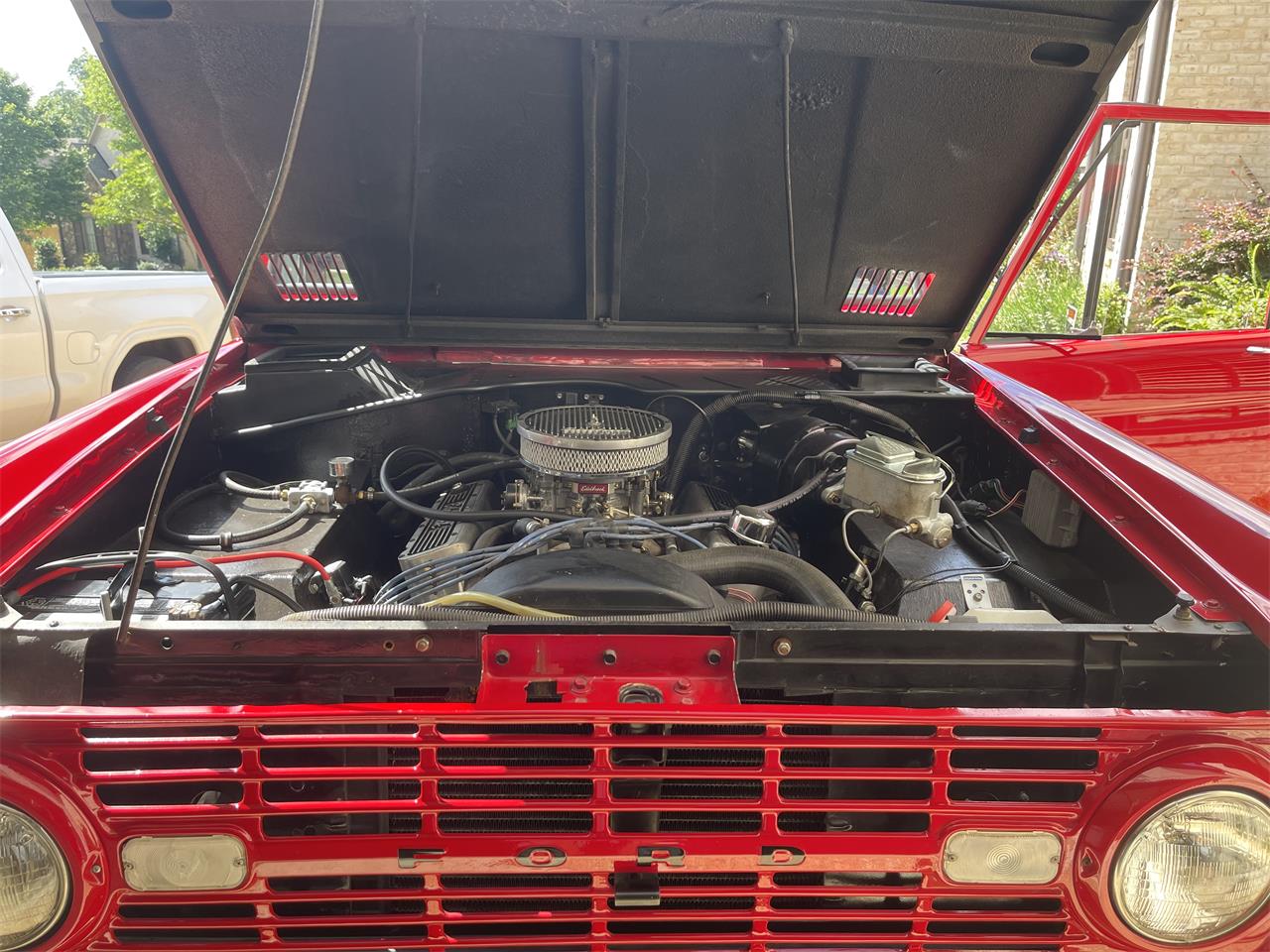 Ford-Bronco-1966-Ford-Red-Black-3