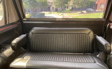 Ford-Bronco-1966-Ford-Red-Black-4