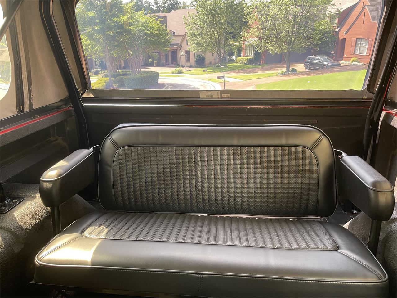 Ford-Bronco-1966-Ford-Red-Black-4