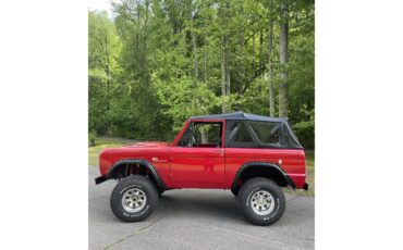 Ford-Bronco-1966-Ford-Red-Black-6