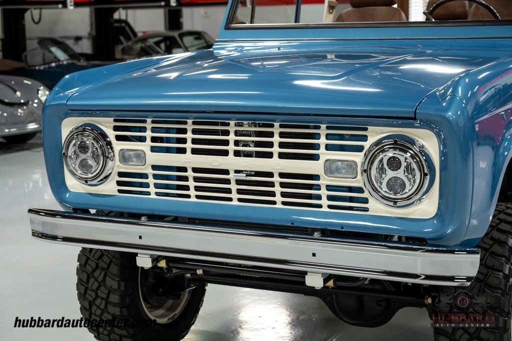 Ford-Bronco-1966-SUV-11