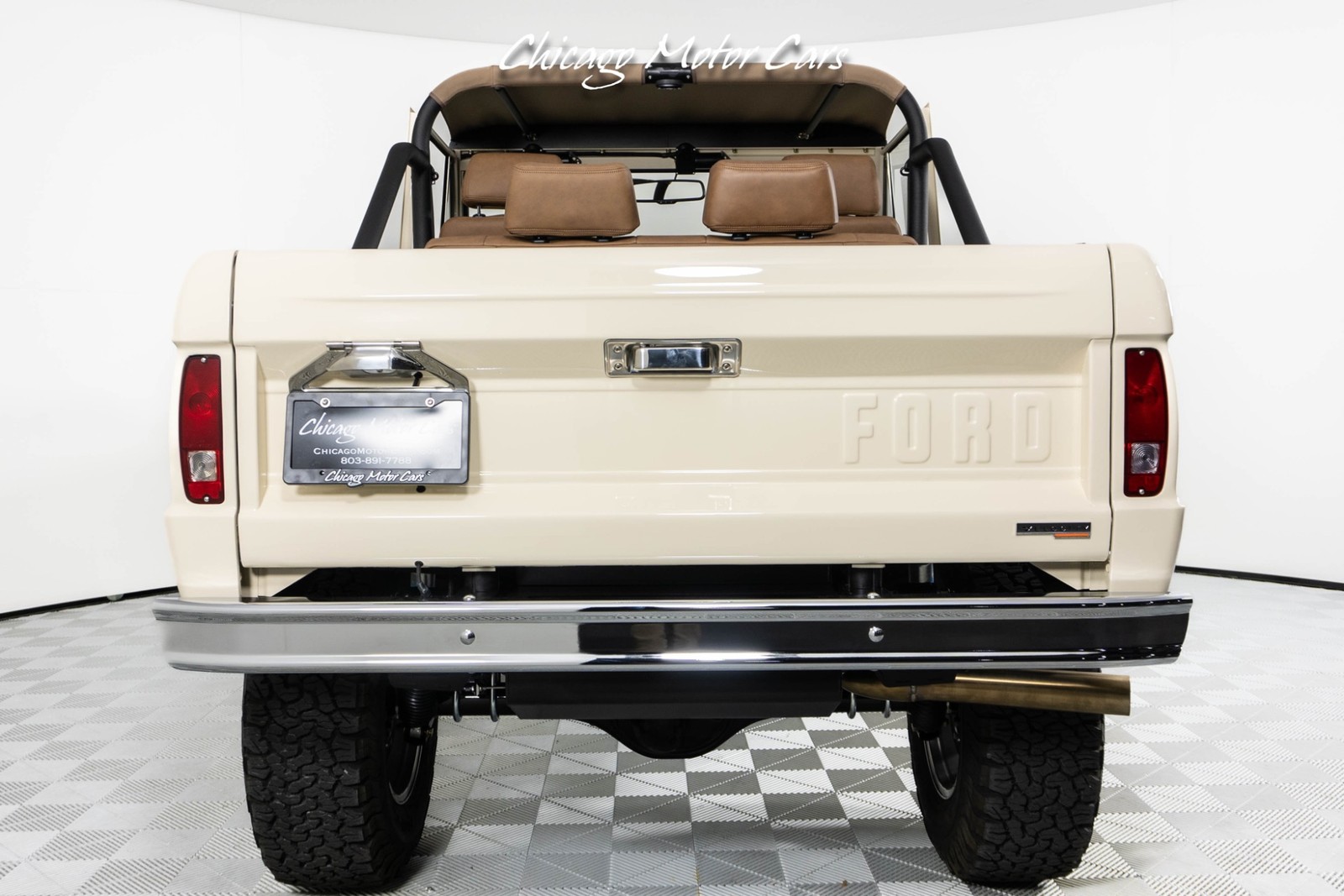 Ford-Bronco-1966-SUV-14