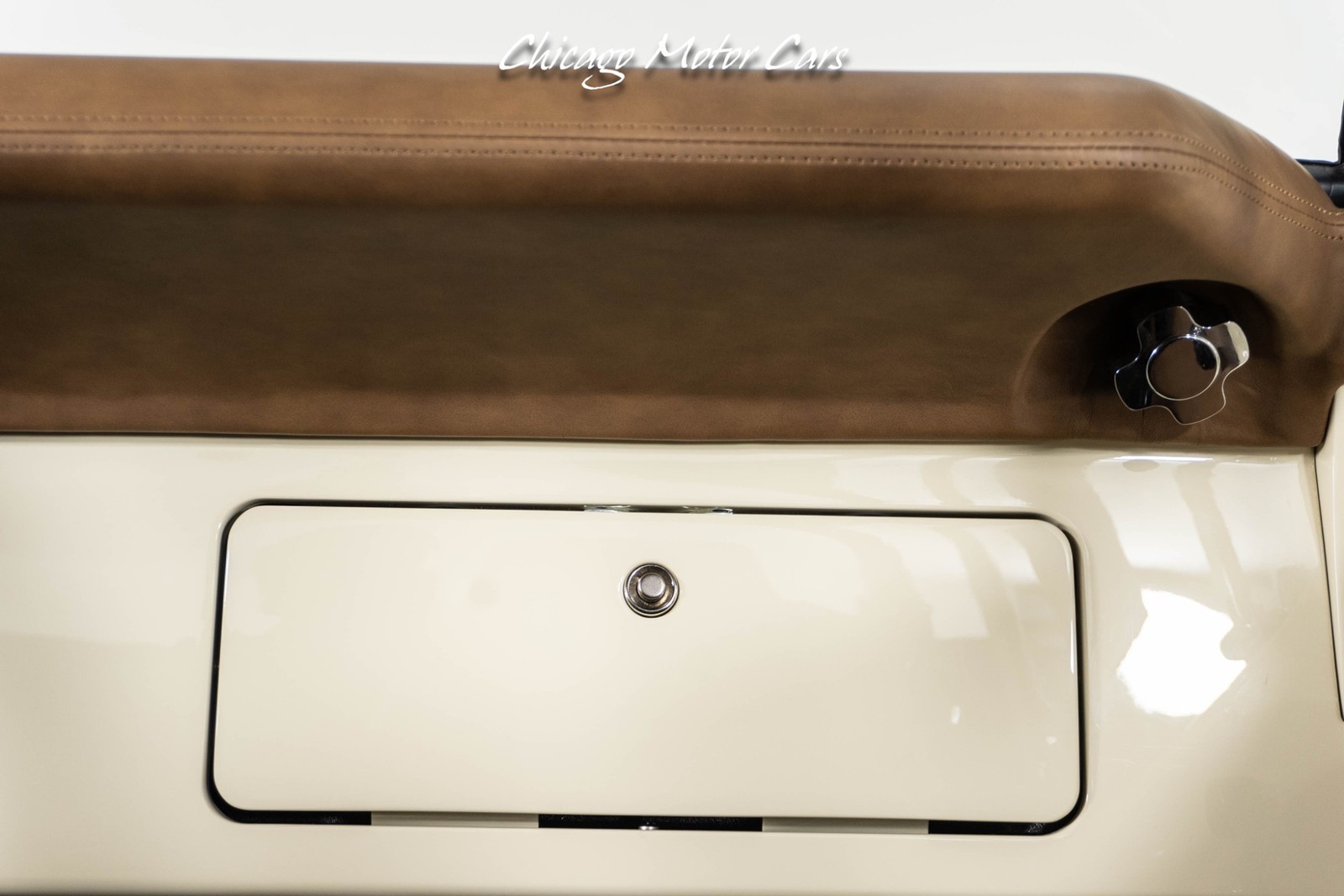 Ford-Bronco-1966-SUV-28