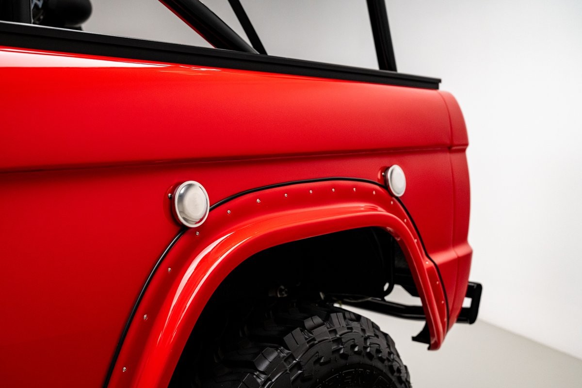 Ford-Bronco-1966-SUV-28