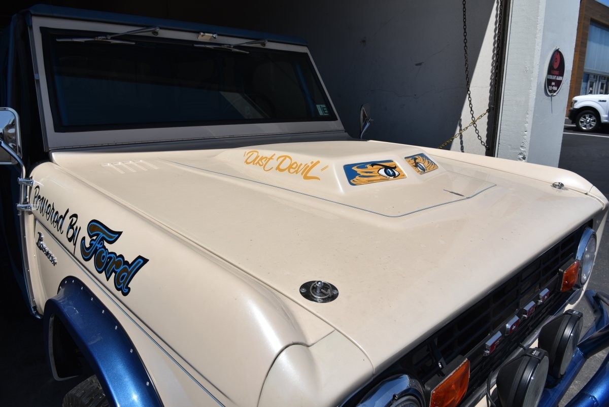 Ford-Bronco-1966-SUV-3