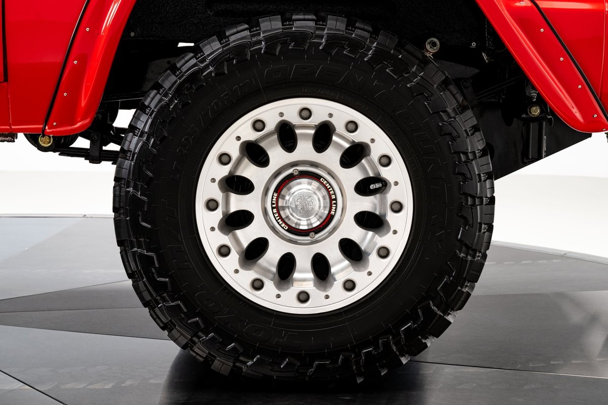 Ford-Bronco-1966-SUV-31