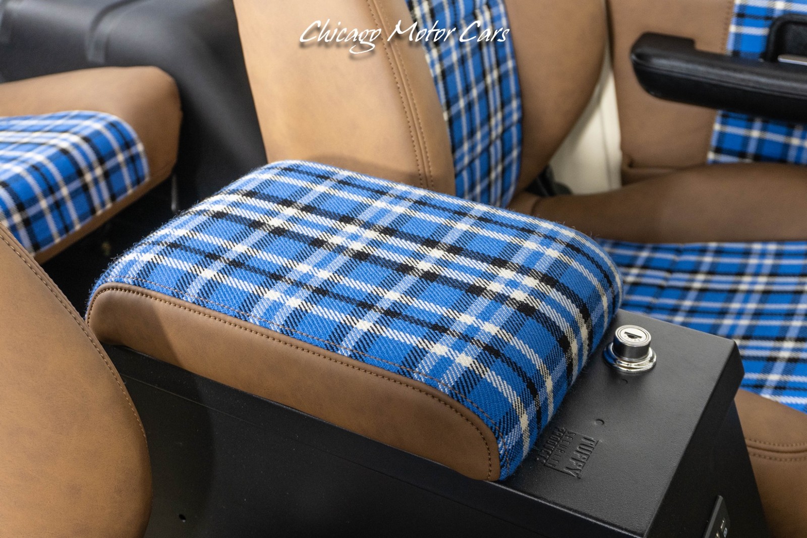 Ford-Bronco-1966-SUV-36