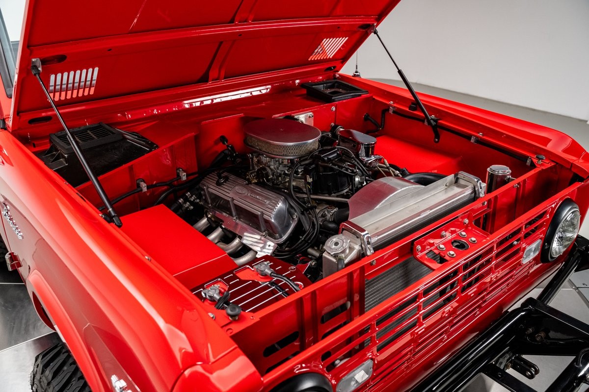 Ford-Bronco-1966-SUV-36