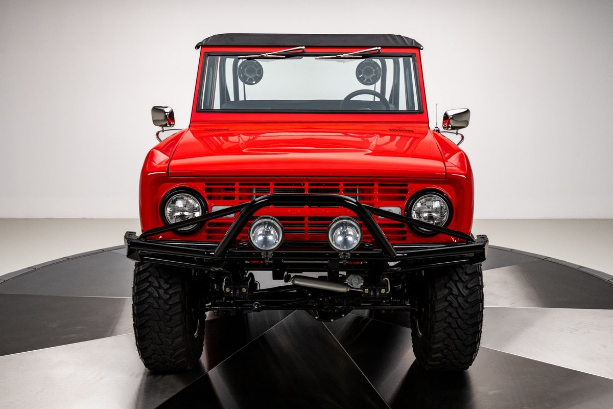 Ford-Bronco-1966-SUV-7