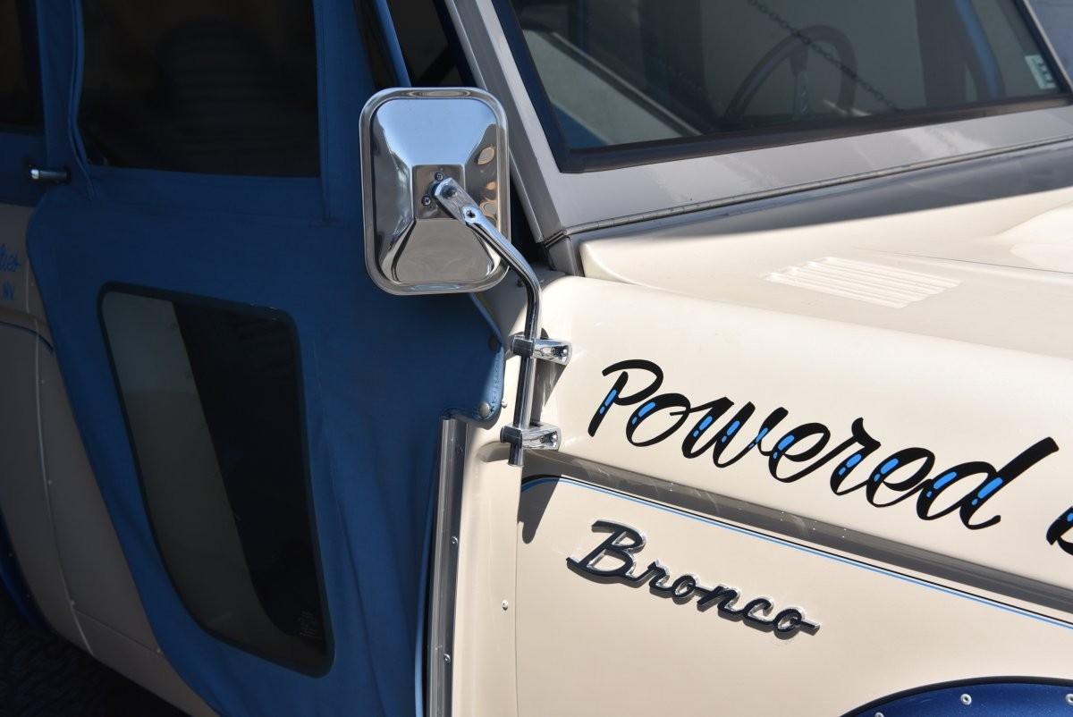 Ford-Bronco-1966-SUV-7