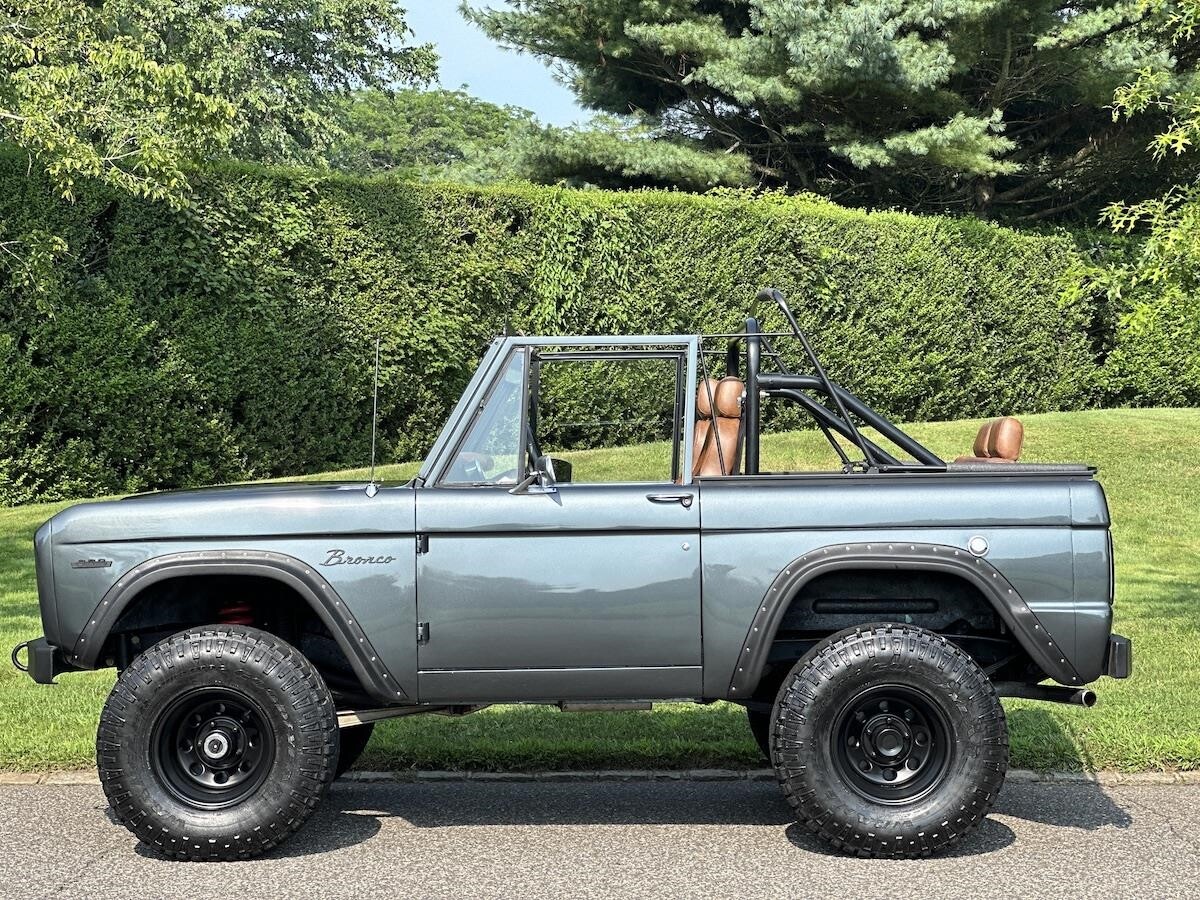 Ford-Bronco-1969-Convertible-17