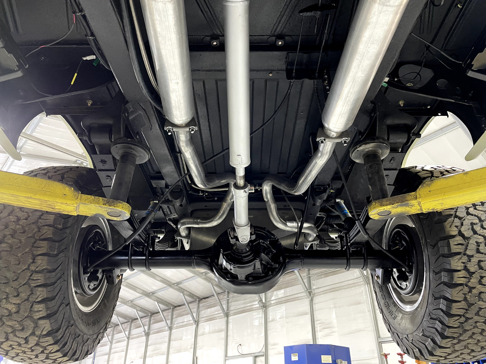 Ford-Bronco-1969-Convertible-29