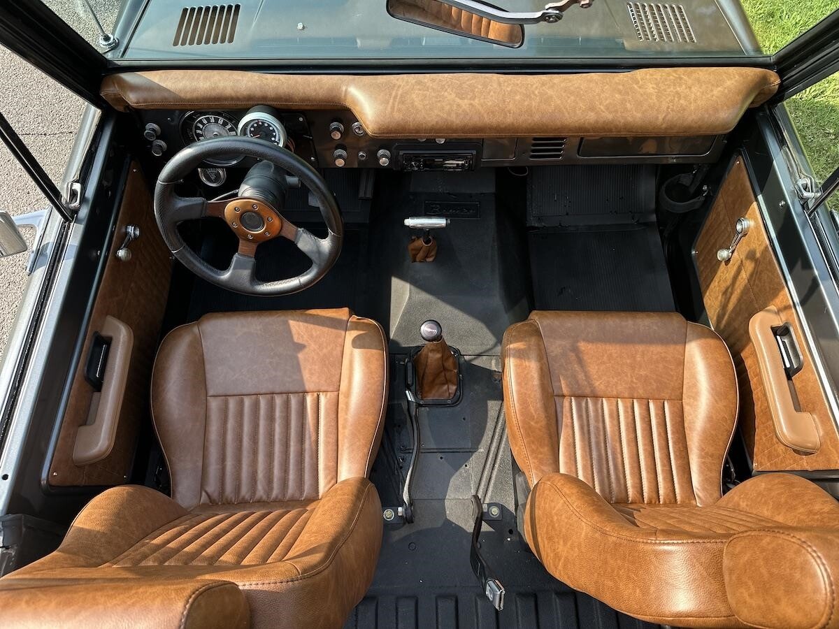 Ford-Bronco-1969-Convertible-3