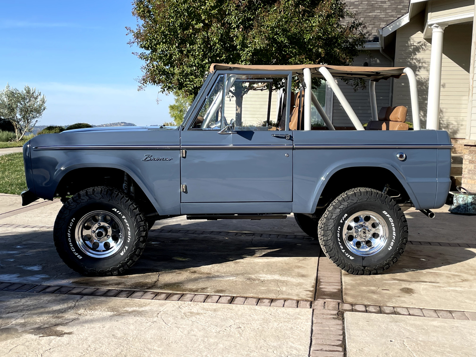 Ford-Bronco-1969-Convertible-3