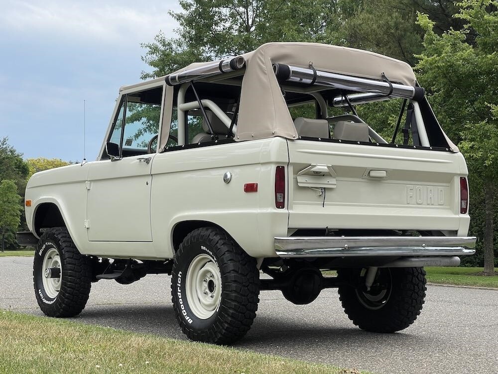Ford-Bronco-1970-Convertible-17